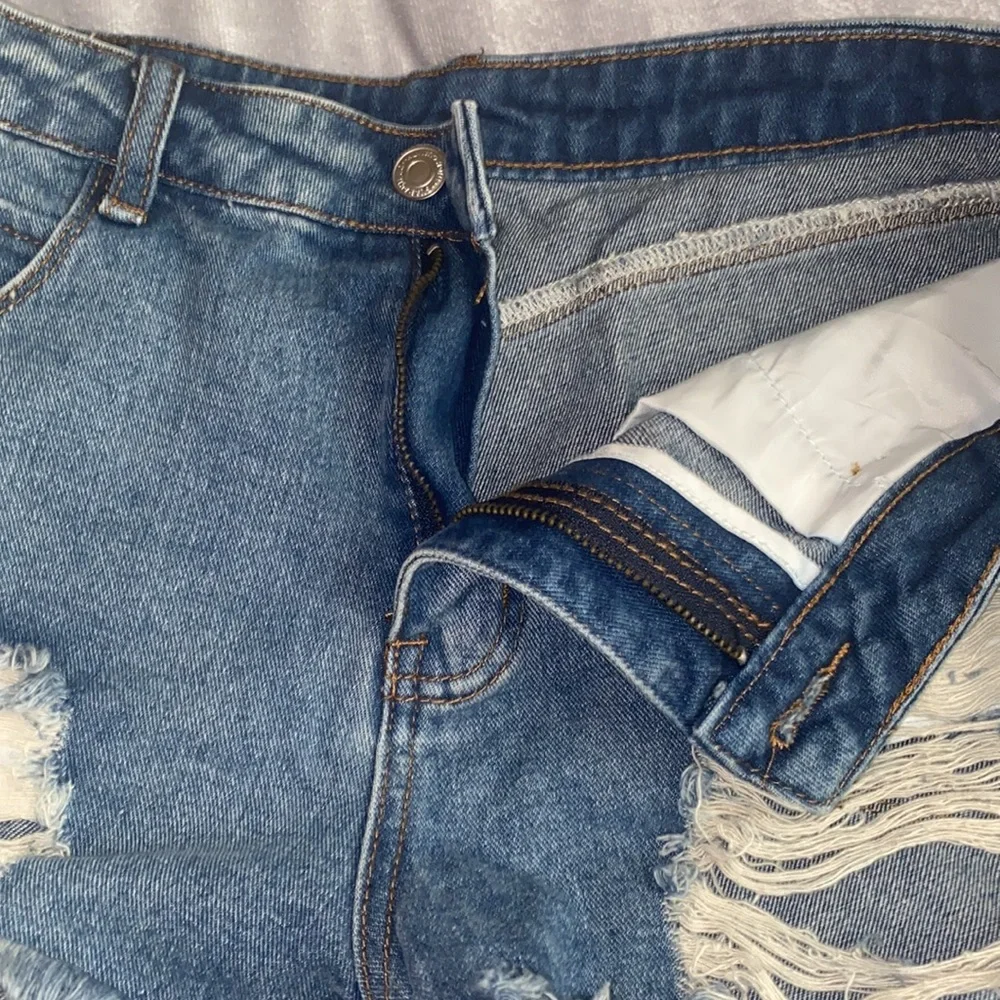 Shien Denim Shorts - Picture 3 of 3